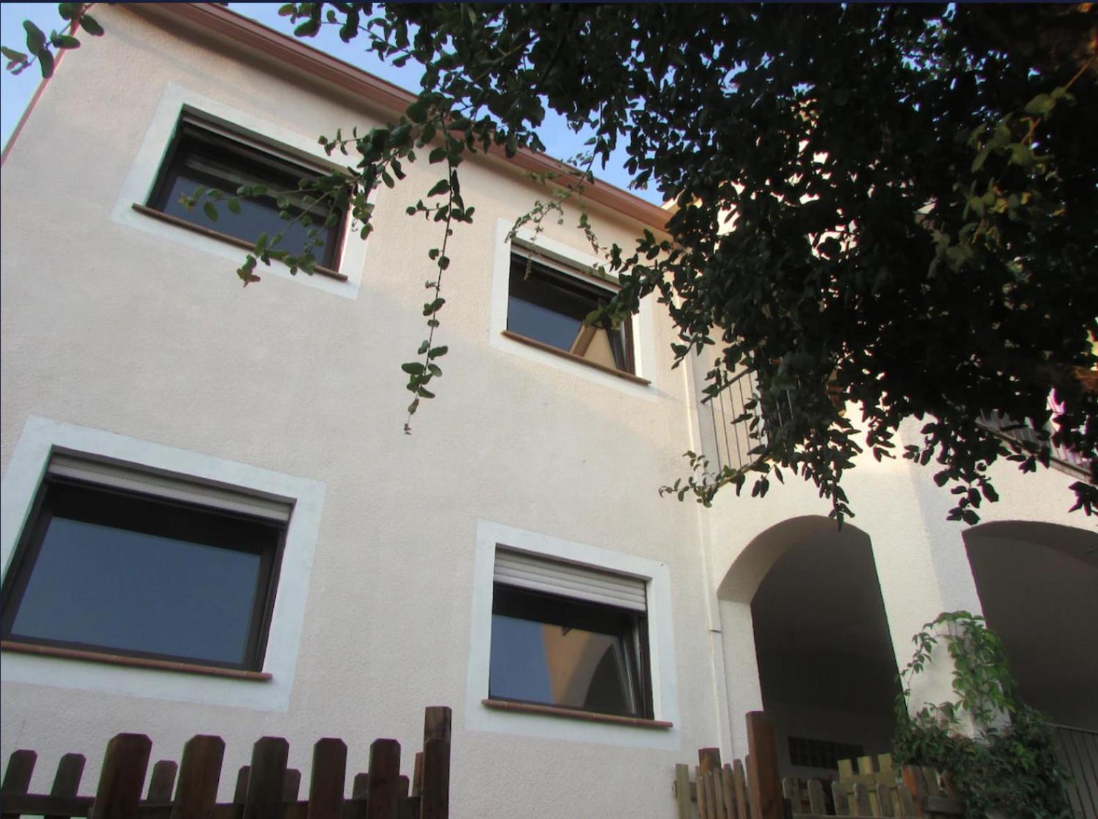 Cosy With Swimming Pool And Spacious Private Terrace *